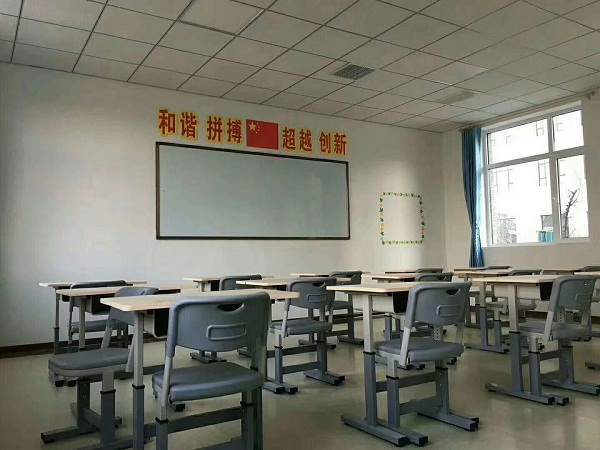 山西臨汾學(xue)校課桌(zhuo)椅案例
