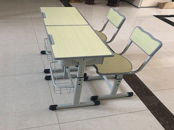 学校课桌椅