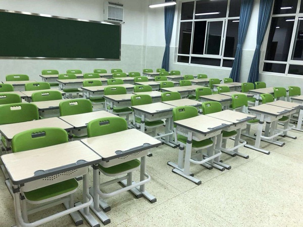 学校学生课桌椅